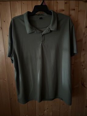 Men's Polo Shirt in Olive Green - Classic Short Sleeve